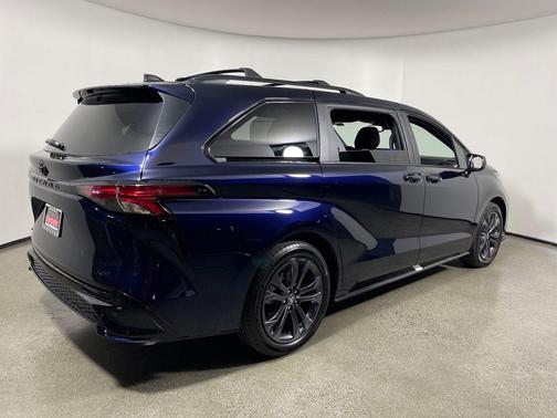 2026 Toyota Sienna XSE 7 Passenger