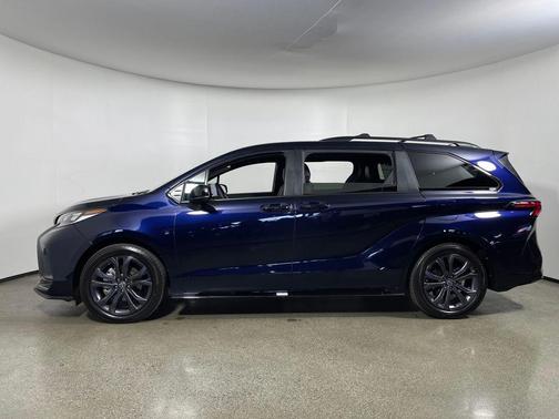 2026 Toyota Sienna XSE 7 Passenger