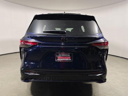 2026 Toyota Sienna XSE 7 Passenger