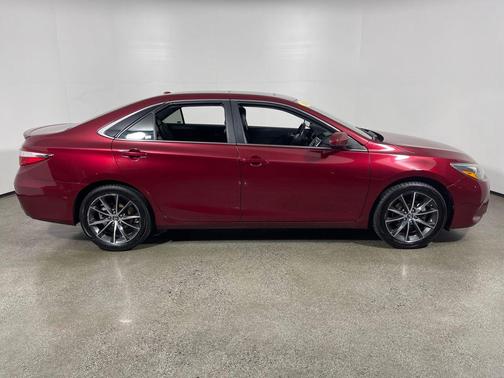 2016 Toyota Camry XSE