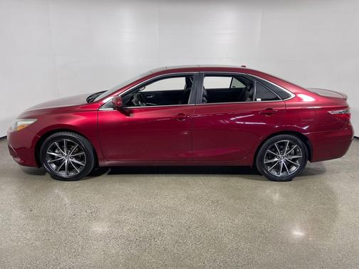 2016 Toyota Camry XSE