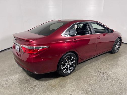 2016 Toyota Camry XSE
