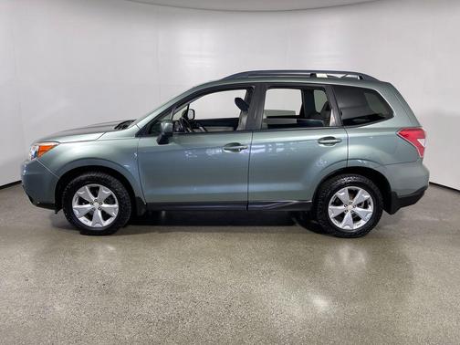 Jasmine Green Metallic 2016 Subaru Forester 2.5i Premium