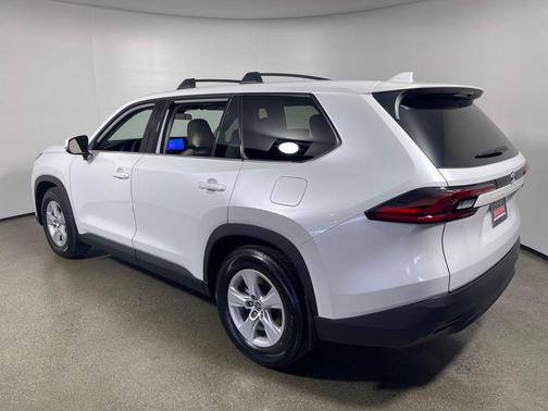 2026 Toyota Highlander LE
