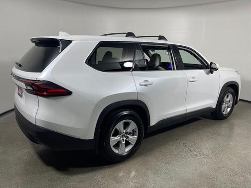 2026 Toyota Highlander LE
