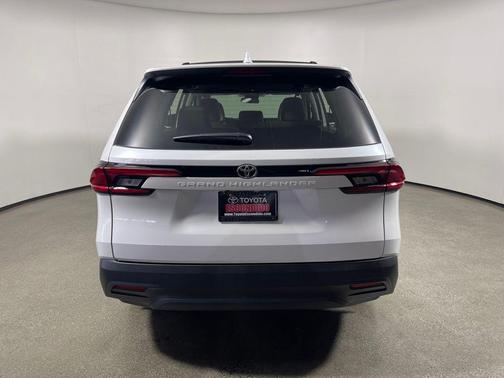 2026 Toyota Highlander LE
