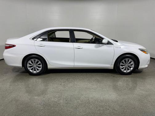 2015 Toyota Camry Hybrid LE