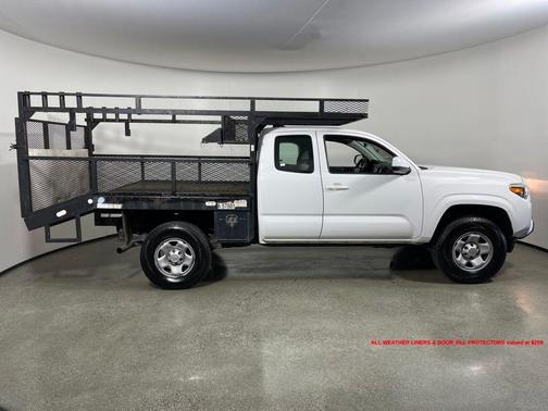 2017 Toyota Tacoma SR