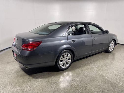 2009 Toyota Avalon XLS