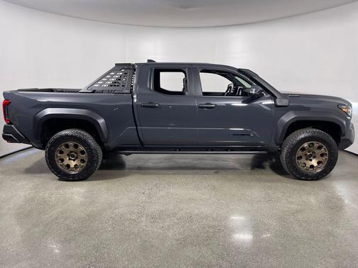 2025 Toyota Tacoma Hybrid Trailhunter