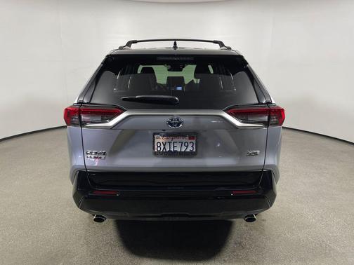 Silver Sky Metallic w/Midnight Black Roof 2021 Toyota RAV4 Prime XSE