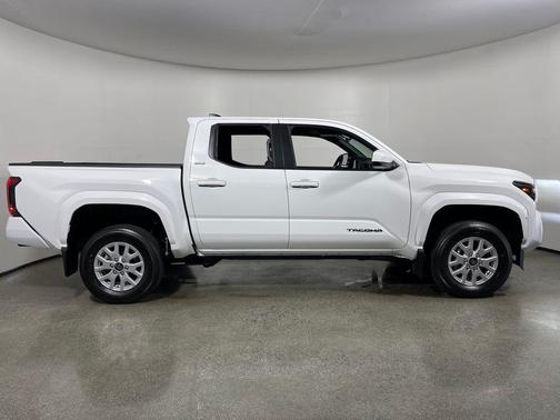 Ice Cap 2026 Toyota Tacoma SR5