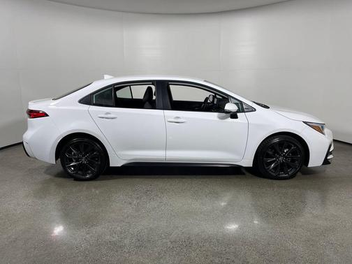 Ice Cap 2026 Toyota Corolla SE