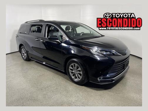 2023 Toyota Sienna XLE