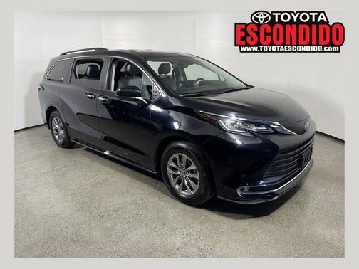 2023 Toyota Sienna XLE