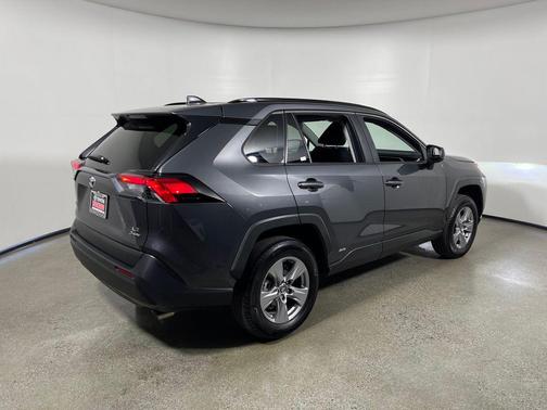 2025 Toyota RAV4 Hybrid SE