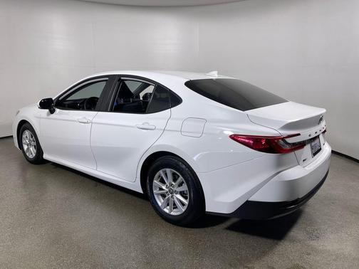 Ice Cap 2025 Toyota Camry LE