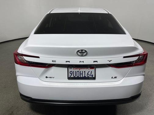 Ice Cap 2025 Toyota Camry LE