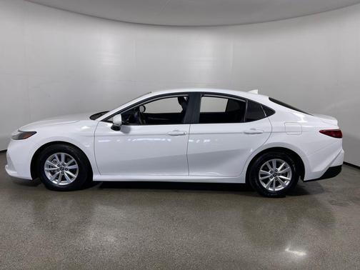 Ice Cap 2025 Toyota Camry LE