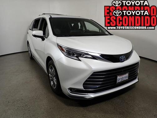 2022 Toyota Sienna Platinum