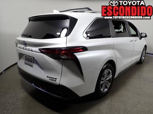 2022 Toyota Sienna Platinum 7 Passenger