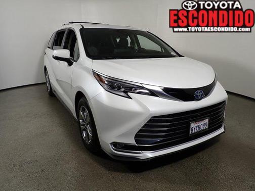 2022 Toyota Sienna Platinum 7 Passenger
