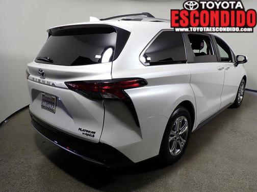 2022 Toyota Sienna Platinum 7 Passenger