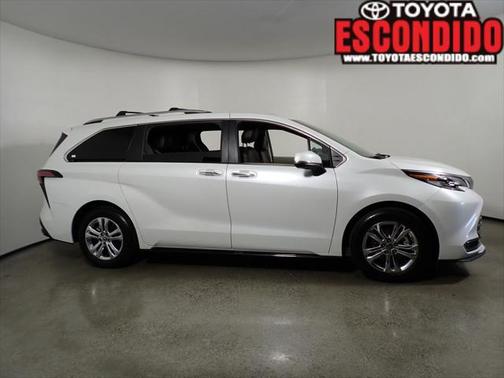 2022 Toyota Sienna Platinum 7 Passenger