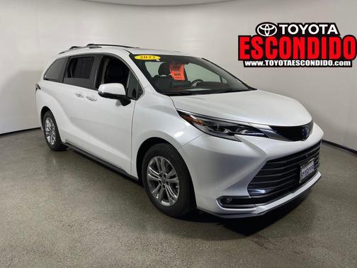 2022 Toyota Sienna Platinum