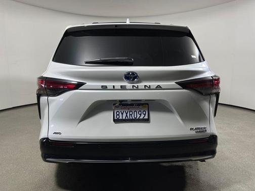 2022 Toyota Sienna Platinum