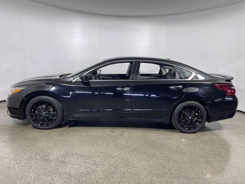 Super Black 2018 Nissan Altima 2.5 SR