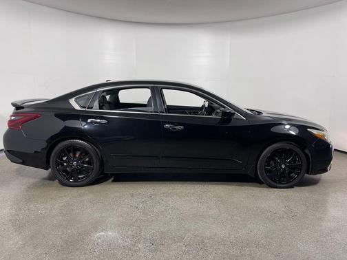 Super Black 2018 Nissan Altima 2.5 SR