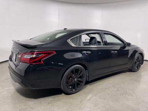 Super Black 2018 Nissan Altima 2.5 SR