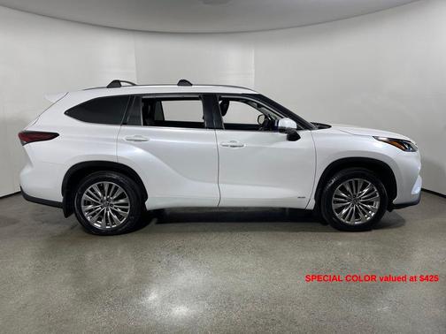 Wind Chill Pearl 2024 Toyota Highlander Hybrid Platinum