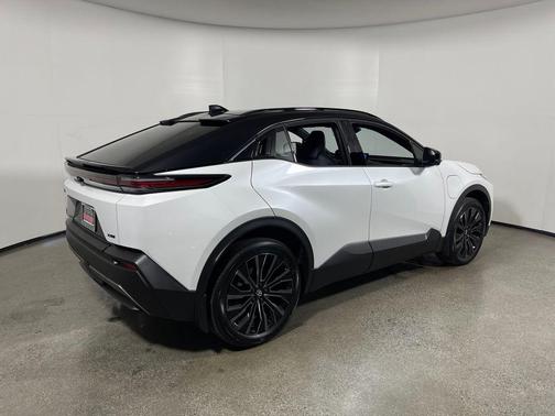 Wind Chill Pearl w/Midnight Black Metallic Roof 2026 Toyota C-HR XSE