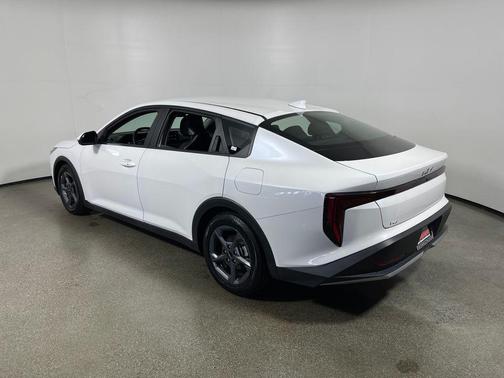 Snow White Pearl 2025 Kia K4 LXS