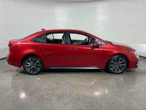 Barcelona Red Metallic 2021 Toyota Corolla SE