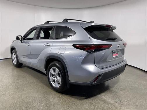 2025 Toyota Highlander LE