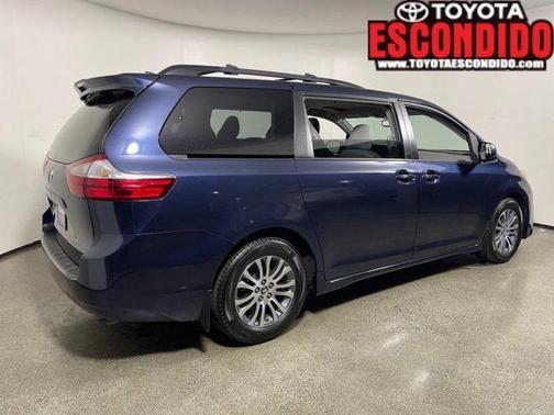 2018 Toyota Sienna SE