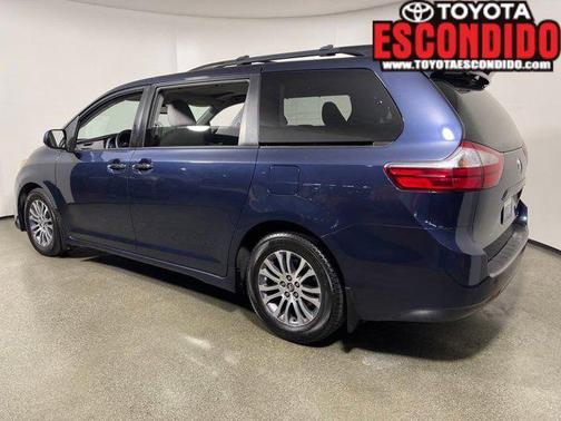 2018 Toyota Sienna SE