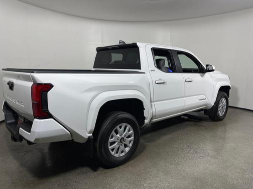 Ice Cap 2026 Toyota Tacoma SR5