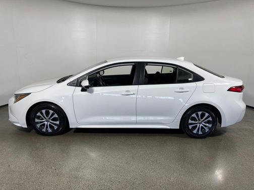 2022 Toyota Corolla Hybrid LE