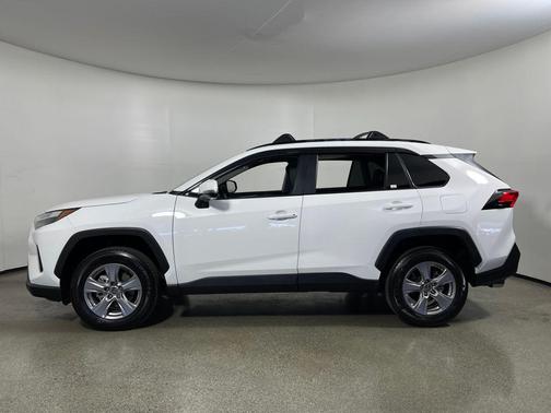 Ice Cap 2025 Toyota RAV4 XLE