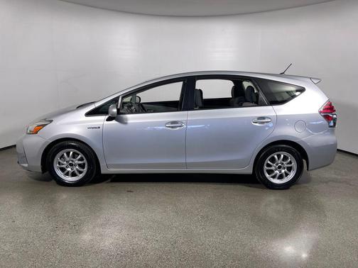 2016 Toyota Prius v Two