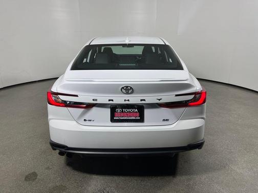 Ice Cap 2025 Toyota Camry SE
