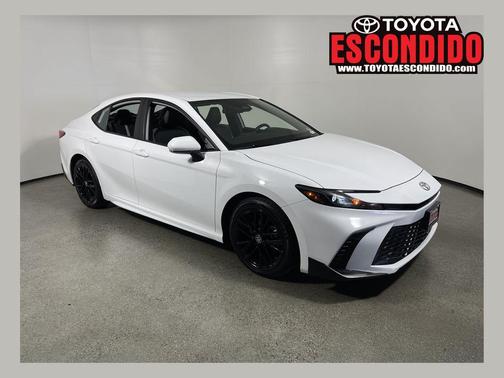 Ice Cap 2025 Toyota Camry SE