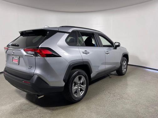 2025 Toyota RAV4 Hybrid SE