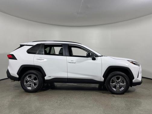 2025 Toyota RAV4 Hybrid SE