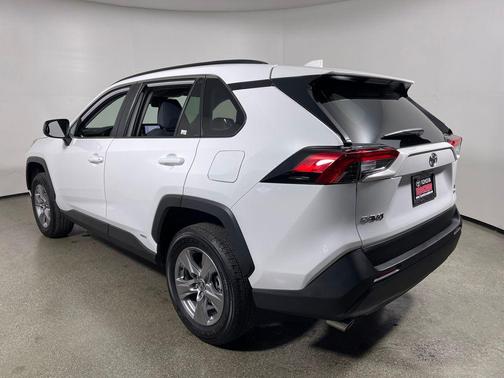 2025 Toyota RAV4 Hybrid SE