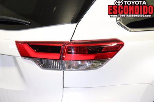 2019 Toyota Highlander LE I4
